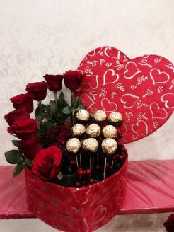 Red Roses Garden Heart Box